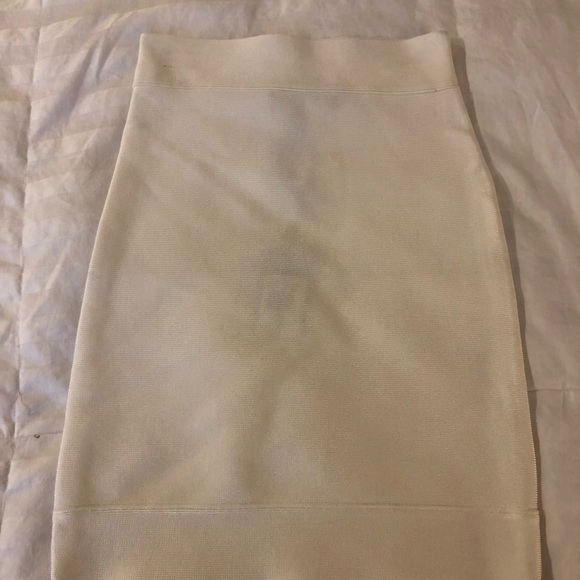 Bcbg maxazria banded pencil skirt. - Picture 1 of 4